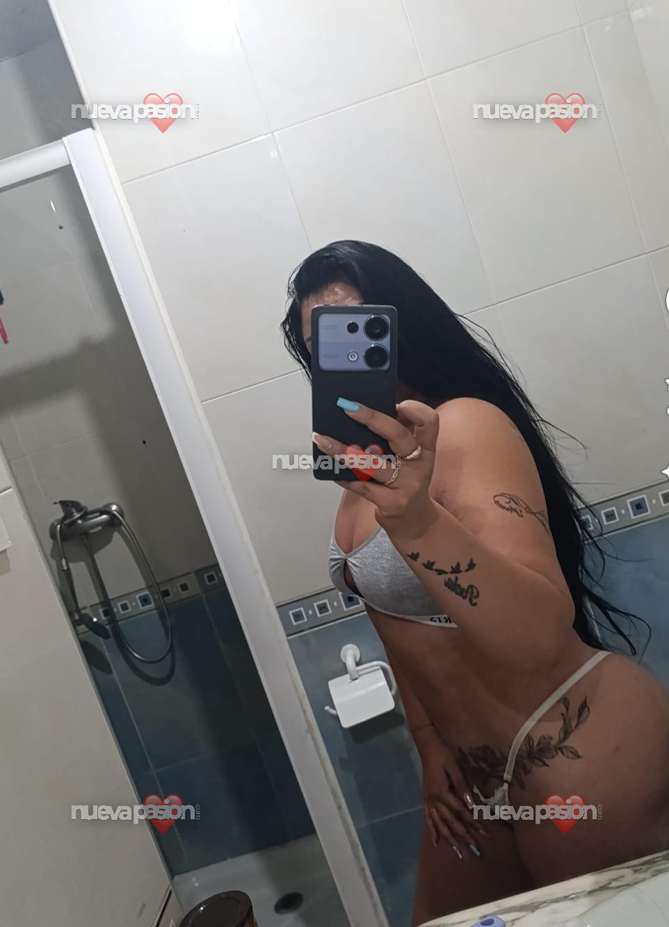 LAURA  JOVEN COLOMBIANA  CARIÑOSA  Y COMPLETA