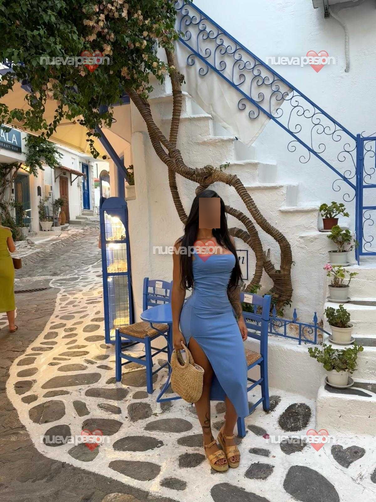 SARA JOVEN MUJER LLENA DE PASION DELICIOSA