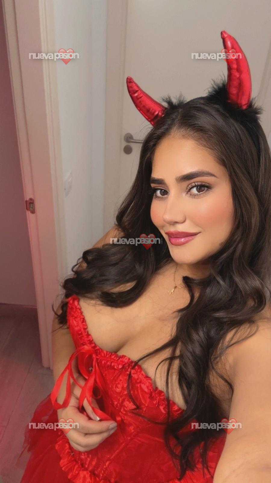 JULIANA EN SAN ISIDRO : LA SENSACIÓN QUE TE HARÁ VOLAR