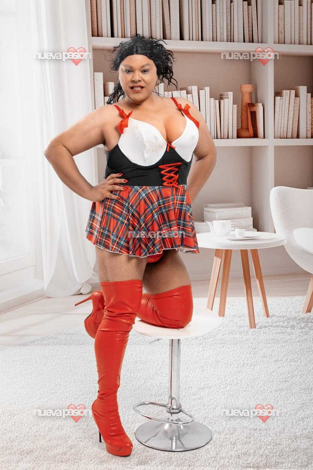 Novedad puerto del Rosario Megan Batson  top trans la reina del colocón