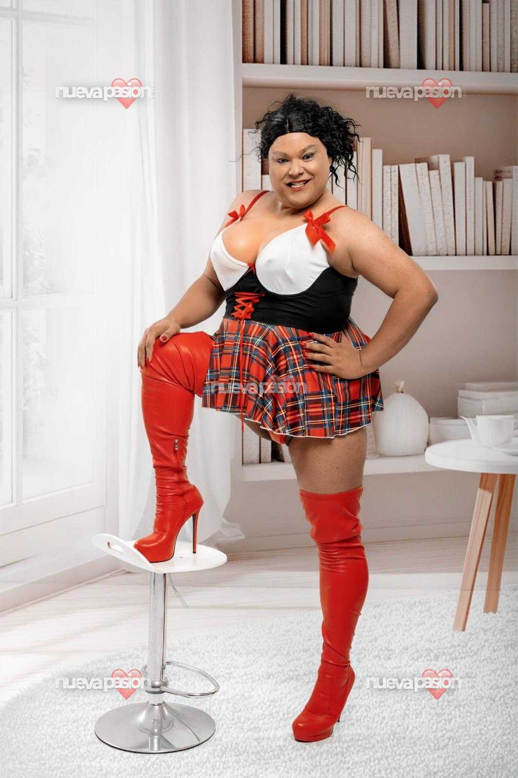 Novedad puerto del Rosario Megan Batson  top trans la reina del colocón