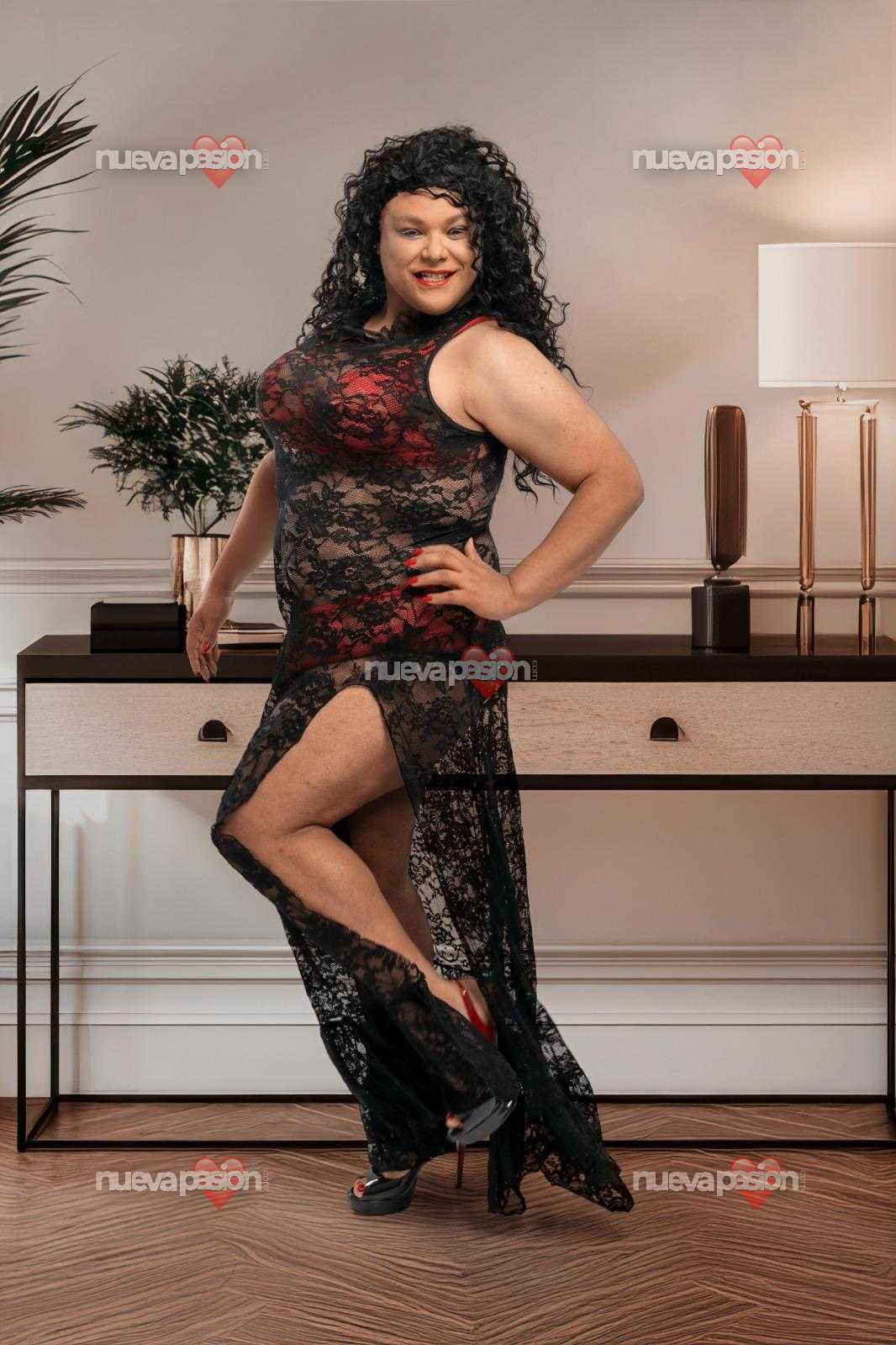 Novedad puerto del Rosario Megan Batson  top trans la reina del colocón