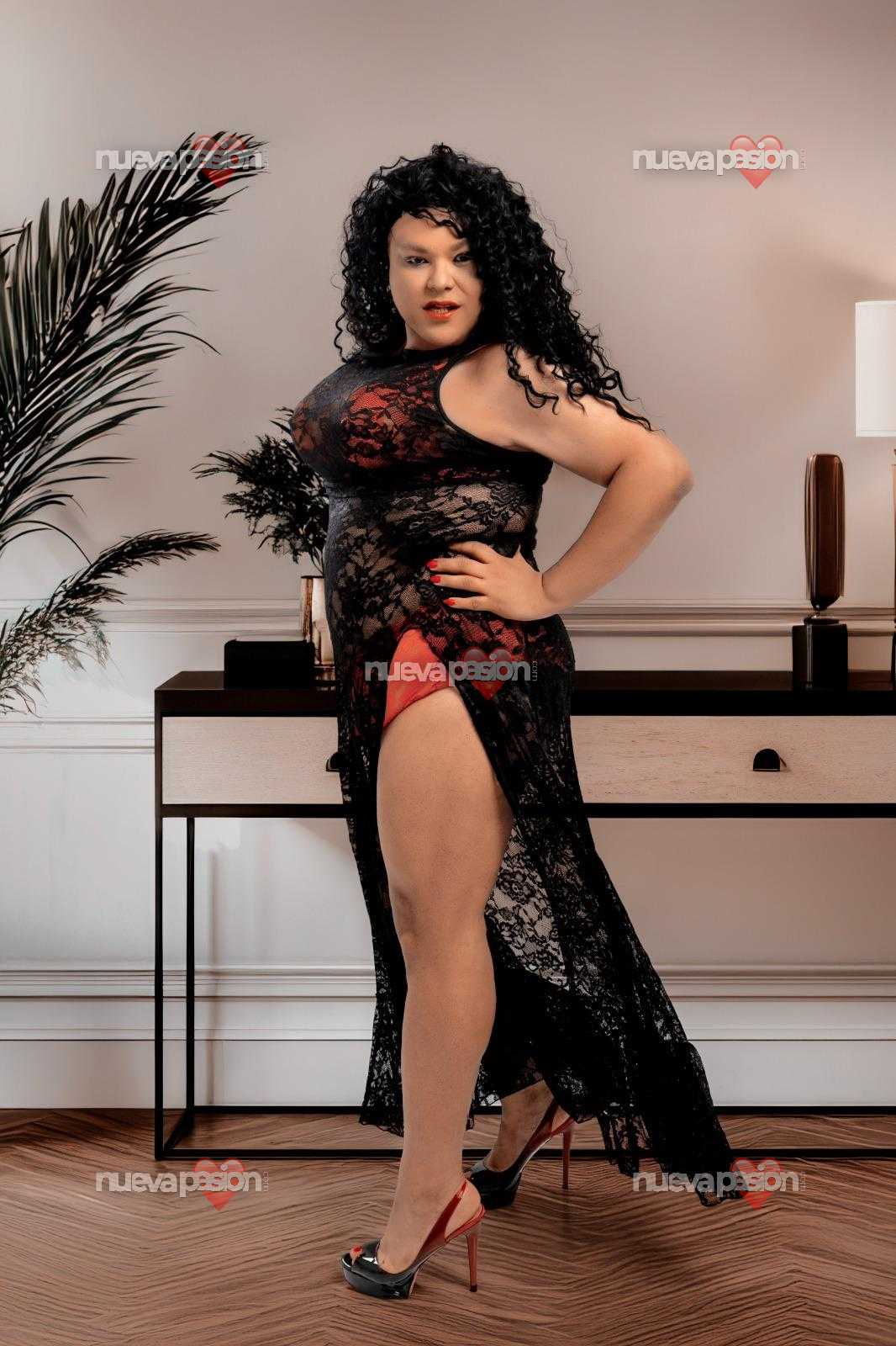 Novedad puerto del Rosario Megan Batson  top trans la reina del colocón