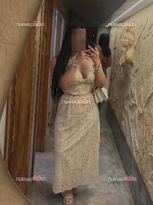 Daniela hermosa latina con la mejor actitud