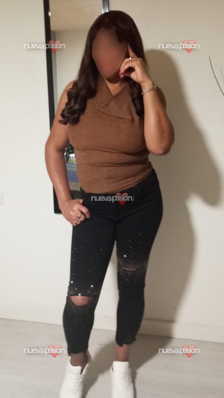 Quiero ofrecerte un respiro de tu vida cotidiana...ser tu placer mas preciado para que me disfrutes