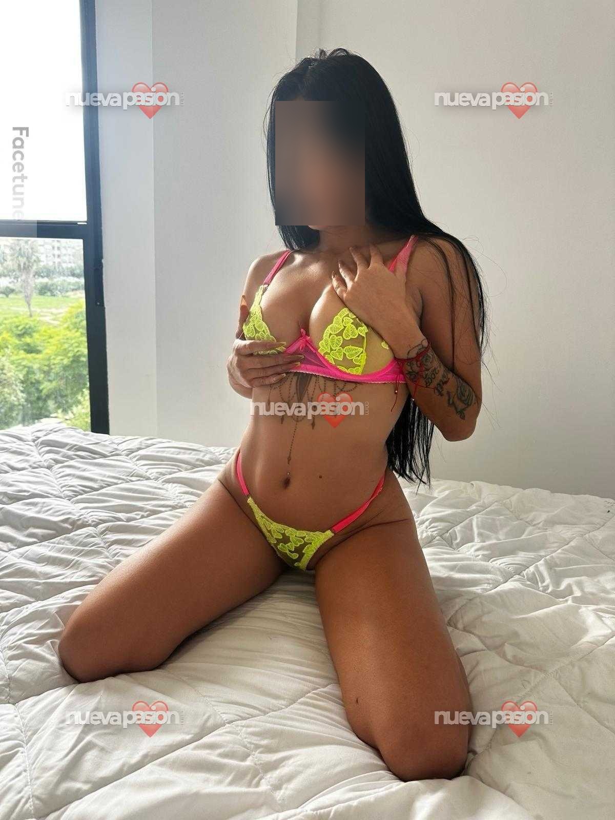 FIESTERA E IMPLICADA EN SALOU