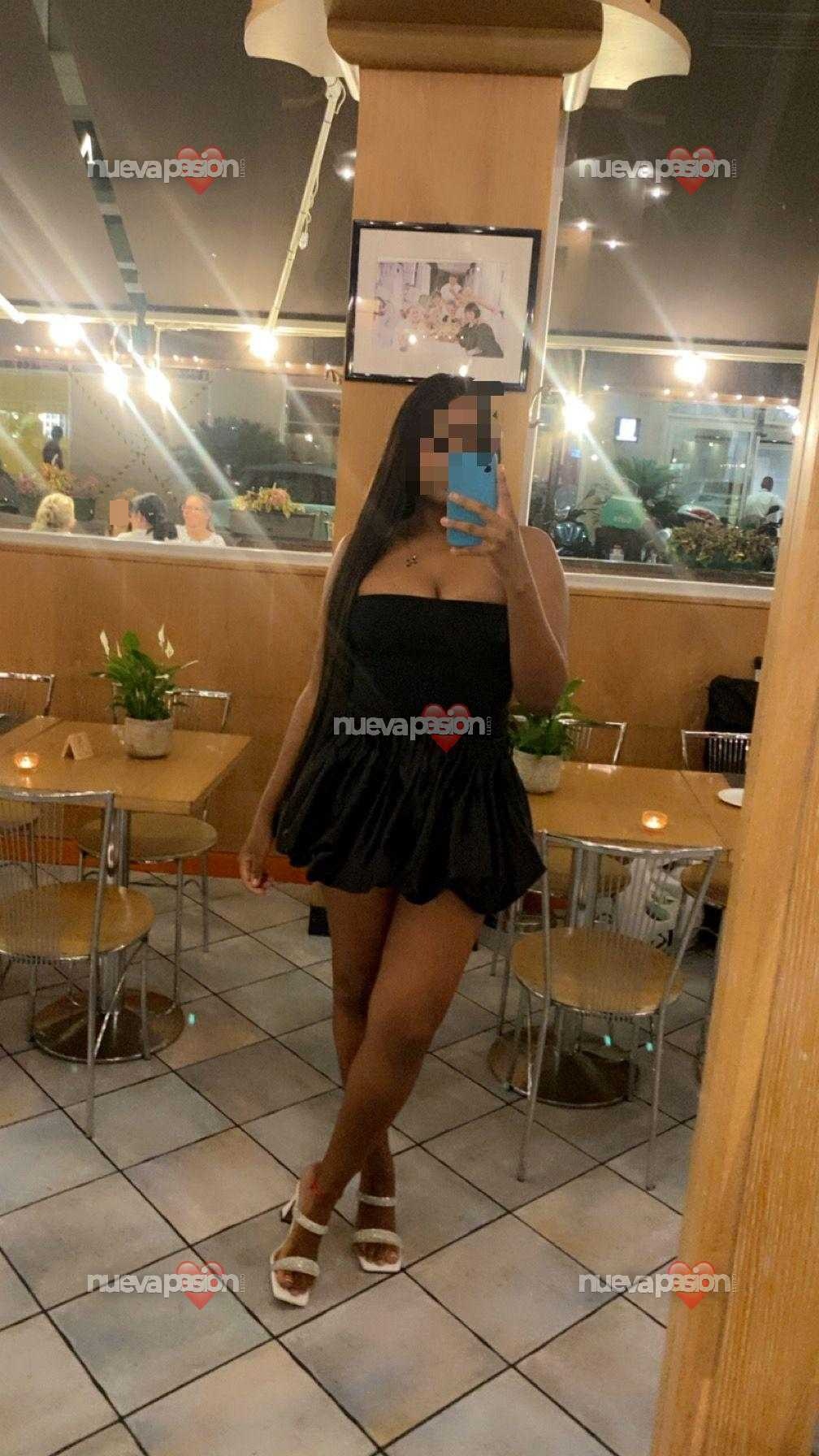 MORENAZA RECIEN LLEGADA A SALT , CON GANAS DE UN ENCUENTRO LLENO DE LUJURIA Y PLACER 24H