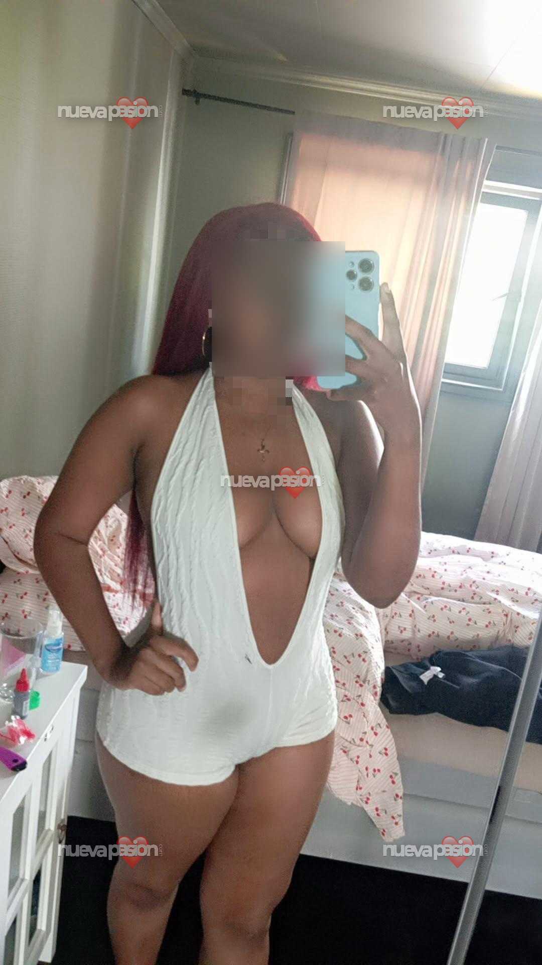 MORENAZA RECIEN LLEGADA A SALT , CON GANAS DE UN ENCUENTRO LLENO DE LUJURIA Y PLACER 24H