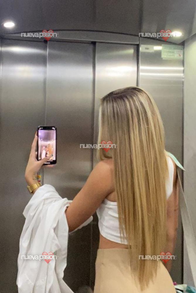 LISA PRECIOSA RUBIA JOVENCITA MUY ARDIENTE Y CARIÑOSA.. SALIDAS 24H