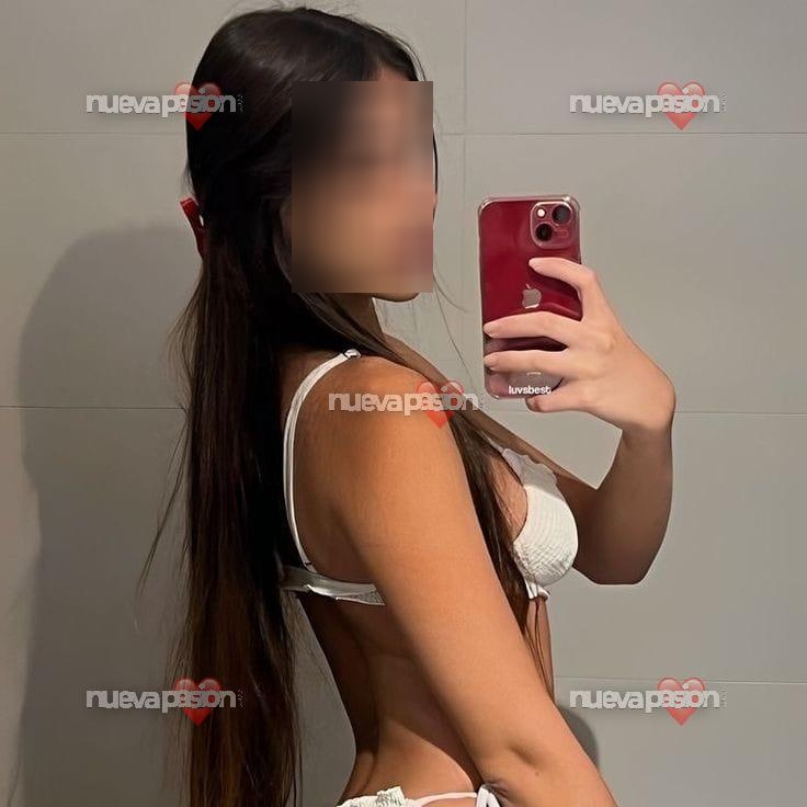 Una flaca muy hermosa para q me disfrutes bien rico