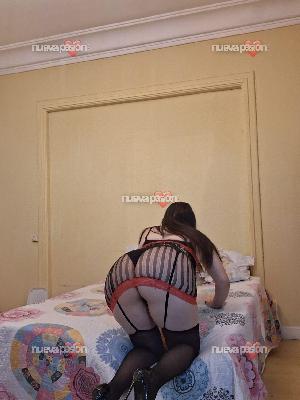 ESTOY CALIENTE QUITAME MIS BRAGUITAS CON LA BOCA EN METRO  MENENDEZ PELAYO