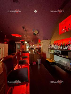 PUB SILUET GRANADA chicas colombianas son bienvenidas