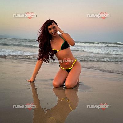 ✨ UNA CHICA CON ENCANTO IRRESISTIBLE Y UN TOQUE MISTERIOSO 💋