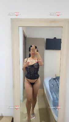 JOVENCITA UNIVERSITARIA DELGADA, DULCE CALIENTE CARIÑOSA