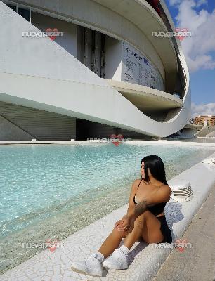 Carla, checa joven con lengüita traviesa.. 😈