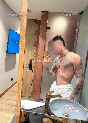 JOVEN IMPLICADO Y DOTADO PARA QUE DISFRUTES DE UN RICO SEXO