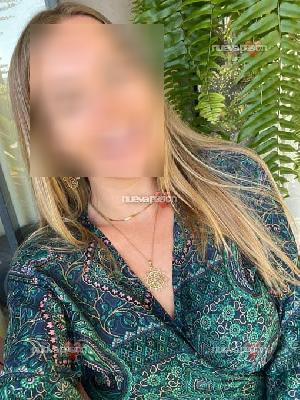 una chica bonita y adorable