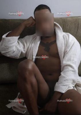 NEGRO XL 617434582, NEGRO XL ACTIVO MUY POLLON LLENO DE LECHE PARA TI