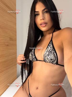Hola amor, soy ORIANA recién llegada a MADRID. Estoy disponible para que nos encontremos y la pasemos bien.  Te haré disfrutar con mi compañia y alegría. Ven y que no te lo cuenten, dejemos volar la imaginación. Dispongo de un espacio muy cómodo y priva