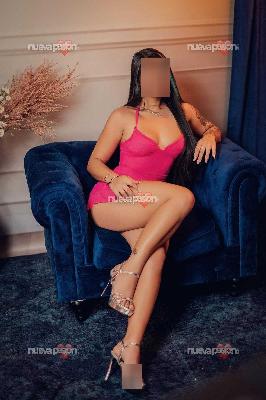 KARINA 19 años, DESEO ARDIENTE EN CADA MOVIMIENTO...