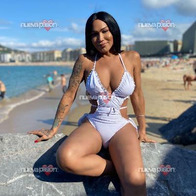 MISTERIOSA MORENA DOMINANTE REINA DE OSCUROS DESTINOS ETERNOS