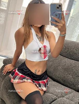 CAMILA LATINA DELGADA Y TATUADA