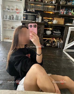 Estoy disponible para encuentros sexuales remunerados. Si te interesa, escríbeme por WhatsApp o Telegram.