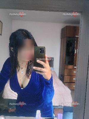 Latina con rasgos asiáticos