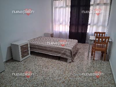 Alquilo habitación zona benalua