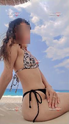 ARDIENTE Y DESEOSA DE UNA BUENA POLLA