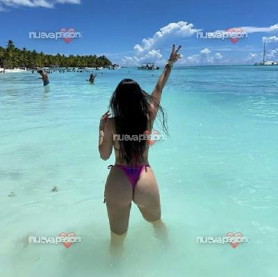 Nahomi 👑 Jovencita latina recién llegada a Candelaria