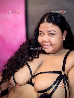 Gordita tetona sedienta de ti