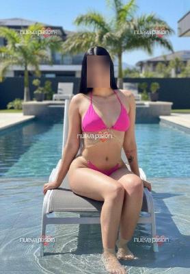 COLEGIALA COQUETA Y MUY ARDIENTE, SOLO POR UNOS DÍAS AQUÍ