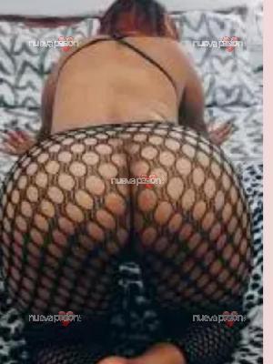 Madrastra con amiguita trans femenina 120