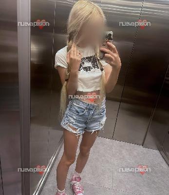 Domina atractiva por naturaleza, refinada e intensamente sensible y perceptiva…