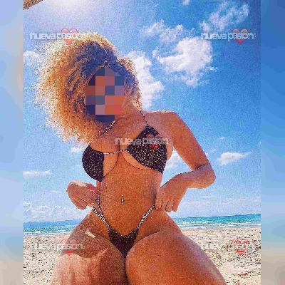 Fogosa y cachonda dominicana