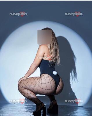 Somo varias amigas De Diferentes nacionales puedes venir y vernos atodas y elegir la que maste guste a ti