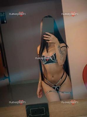 Cachonda Karina de pasada en Tenerife