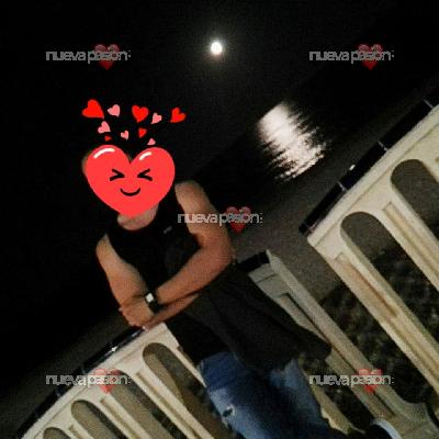 Chico busca pareja para darles sexo oral