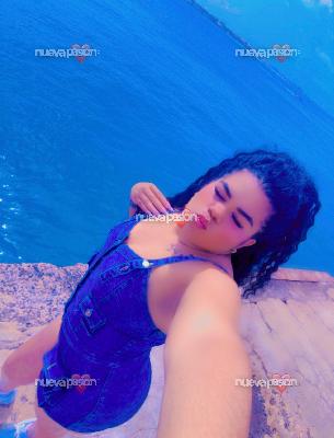 Kendra linda morena venezolana dispuesta a complacerte en todo lo que pida