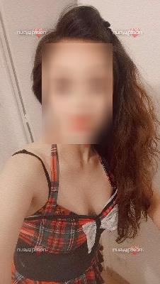 Chica china asiática que entiende tu deseo de relax 672902798