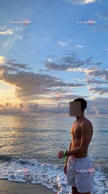 Pago a chica necesitada