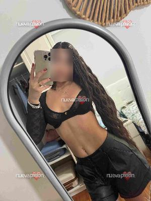 Chica maja recién llegada a la ciudad