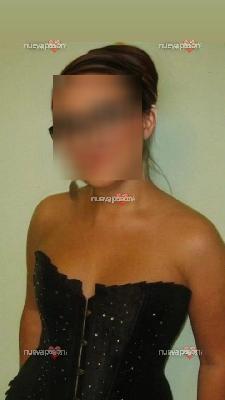 RUBIA FIESTERA IRRESISTIBLE ARDIENTE CACHONDA LISTA PARA COMPLACERTE