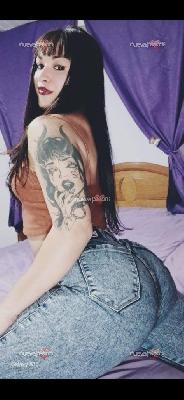 MiliMiracles, morena sensual