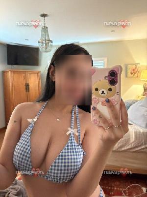 Estoy disponible para tus deseos sexuales.