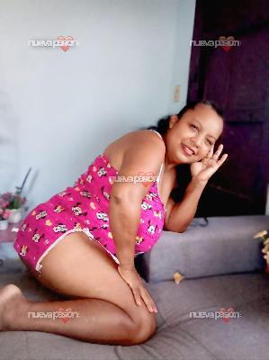 CALIENTE BOQUITA TRAVIESA TETAS ENORMES Y UNA VAGINA PELUDA Y JUGOSA