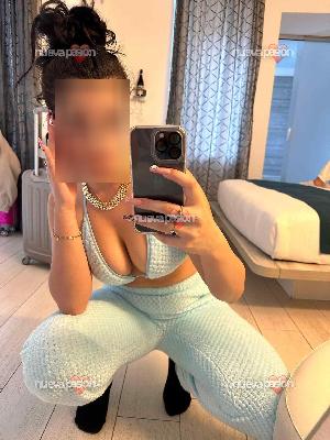 Mujer madura disponible para sexo y masajes eroticos