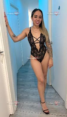 Karol, Latina Juguetona y Arriesgada
