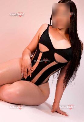 Soy Alma, una presencia serena y magnética, donde la sutileza, la conexión y el encanto hablan por sí solos